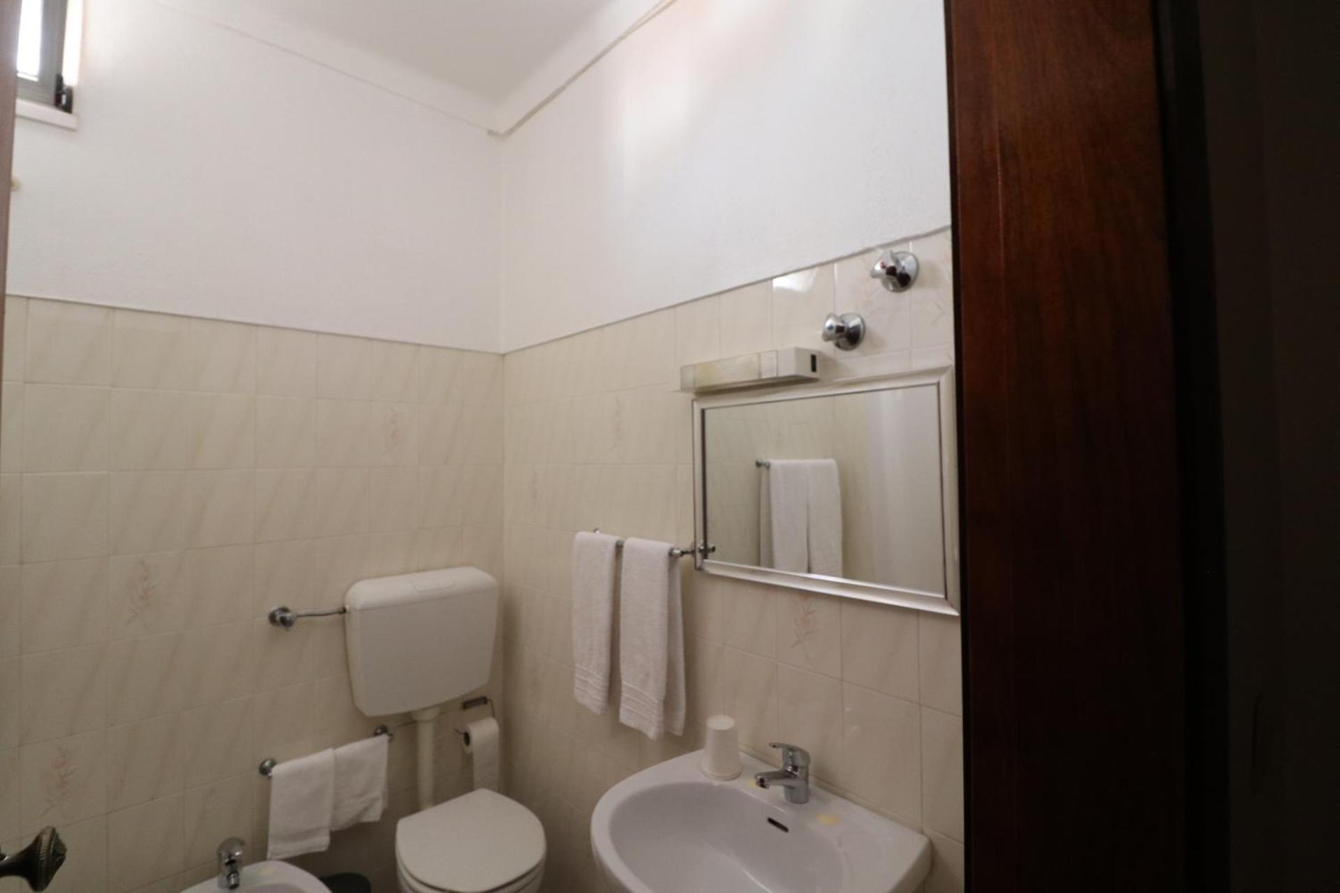 Residencial Miguel Jose Hotel Estremoz Exterior photo