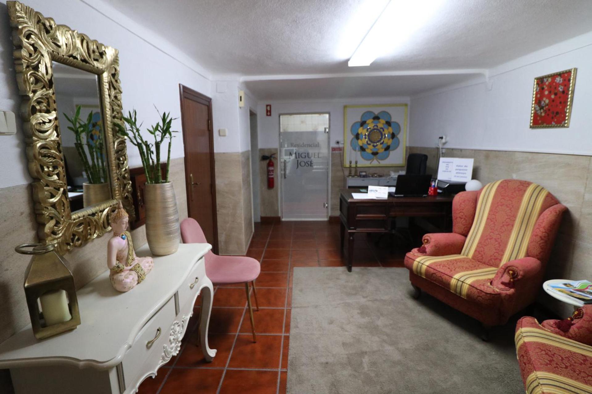 Residencial Miguel Jose Hotel Estremoz Exterior photo